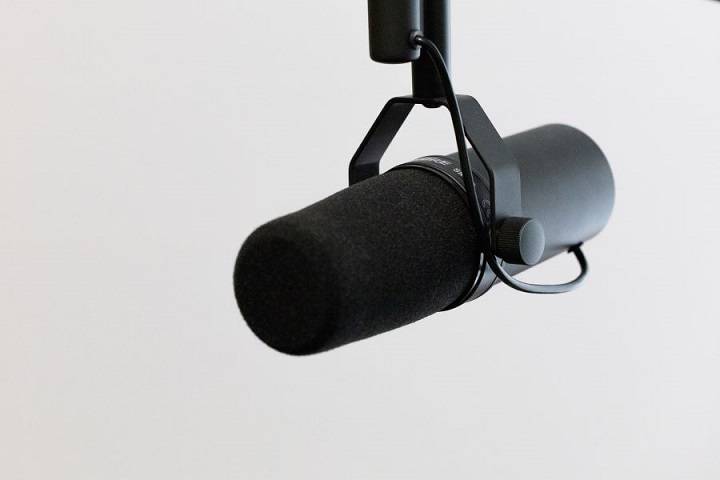 Unveiling the Shure SM7B: Understanding Phantom Power and its Role in Optimizing Performance shure sm7b phantom power