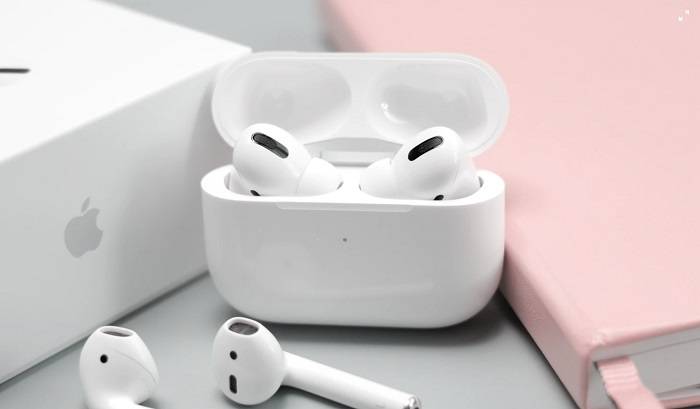 Understanding AirPods Blinking Orange: Causes and Solutions | Medium Media
